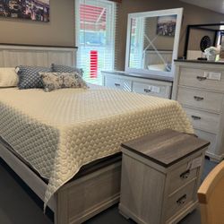 New 5pc Queen Bedroom Set