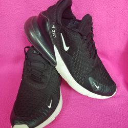 NIKE Air Max 270 Size 6.5Y  (  WOMEN'S SIZE 7.5 - 8 ) 