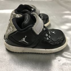 Jordan sneakers Sz 5 Toddler