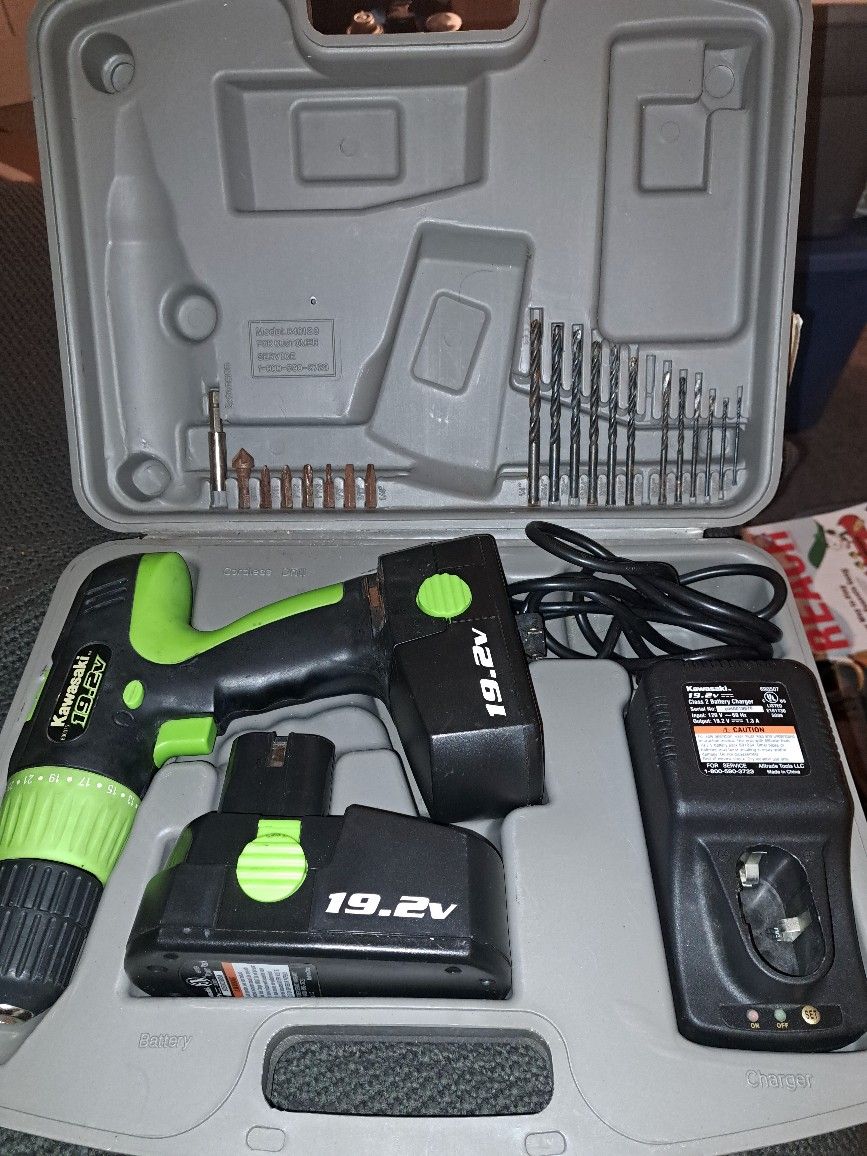 CORDLESS DRILL