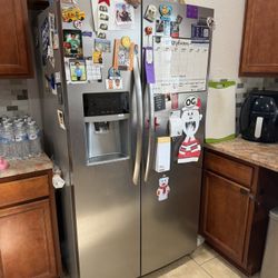Stainless Frigidaire Refrigerator w/ Water And Ice Maker