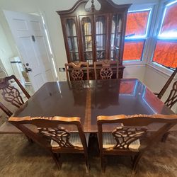 Vintage BASSETT FURNITURE Cherry Dining Table