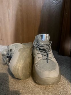 Woman shoes ~ size 9