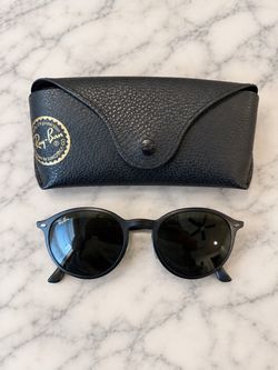 Ray-Ban RB4224 Round LightRay Sunglasses – Black – With Case