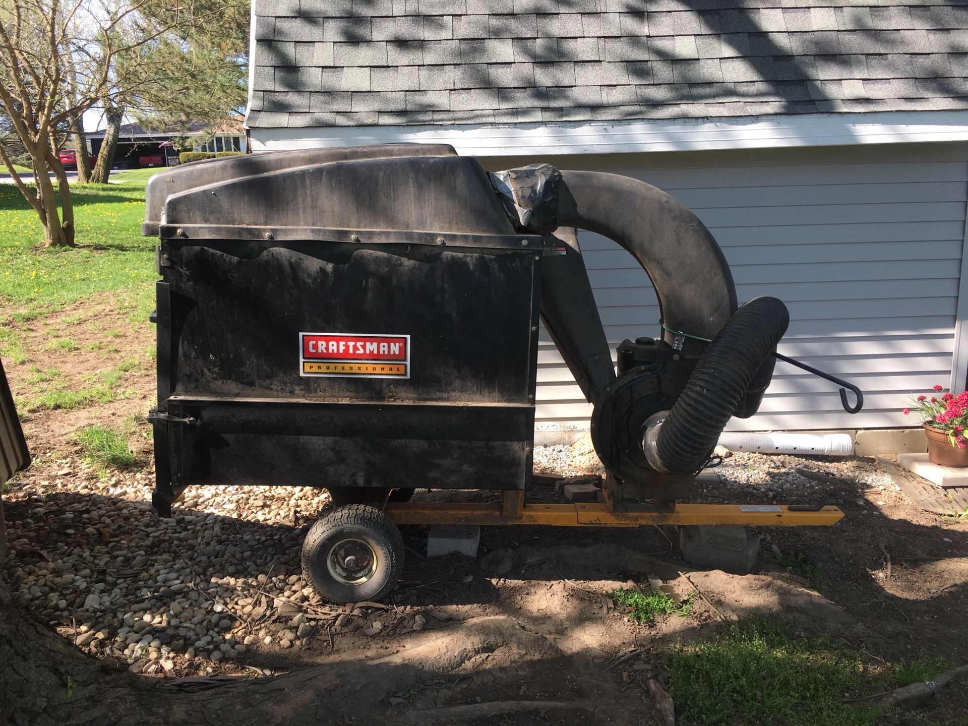 Craftsman 71-25013 Chipper leaf Vacuum Riding lawn Mower Attachmen