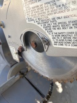 Makita 10 inch chop miter saw model LS1020 without guard.