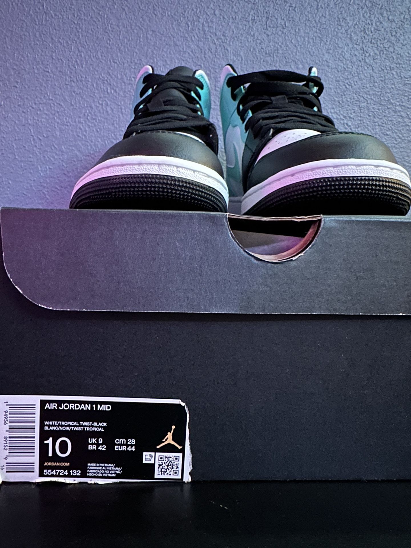 Jordan 1 Mid Tropical Twist