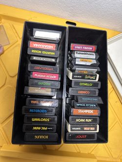Atari 2600 (27) Games And 2 Hard Cases Storage 