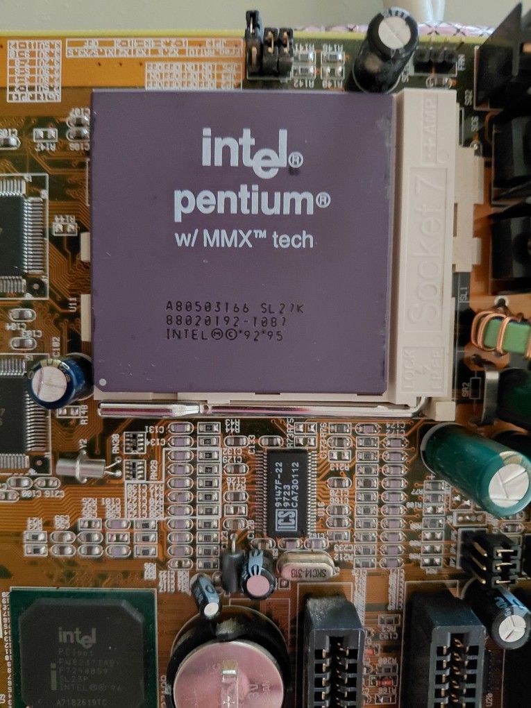 Intel 82430TX Ver:A1 Motherboard W/ OEM Intel Pentium w/ MMX Tech CPU