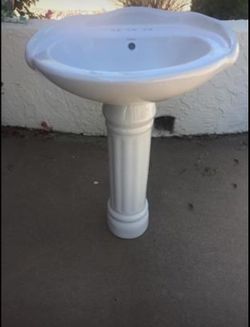 Brand New Pedestal Sink