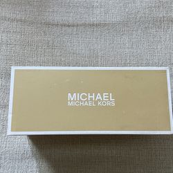 Michael Kors Tabby Flat Leather