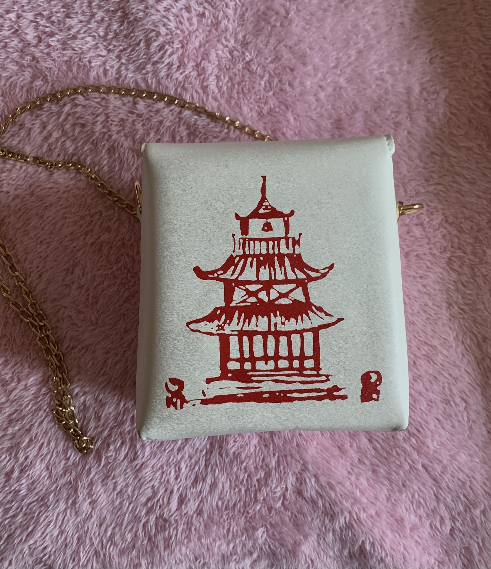 White Take-Out Crossbody Purse w/ Gold Chain