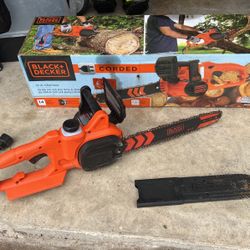 BLACK+DECKER 14 in. 8 Amp Electric Chain Saw for Sale in Houston, TX -  OfferUp