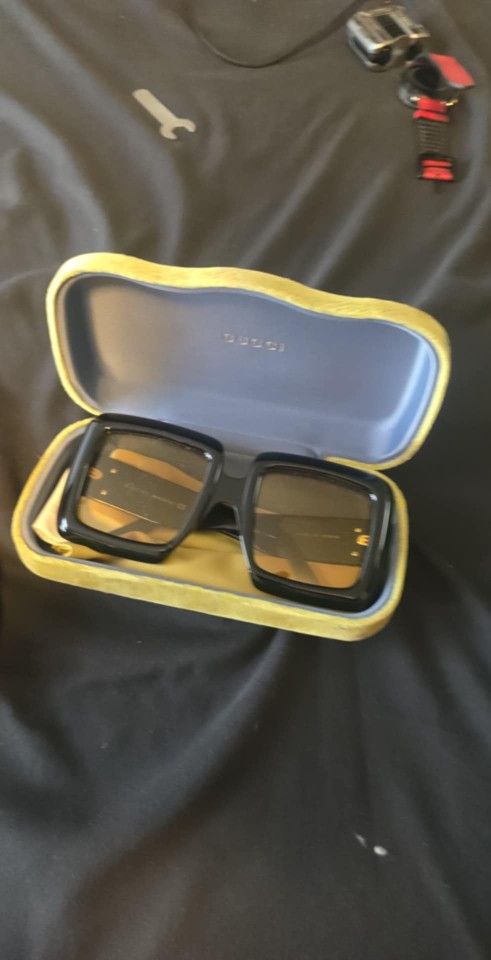 Gucci Sunglases