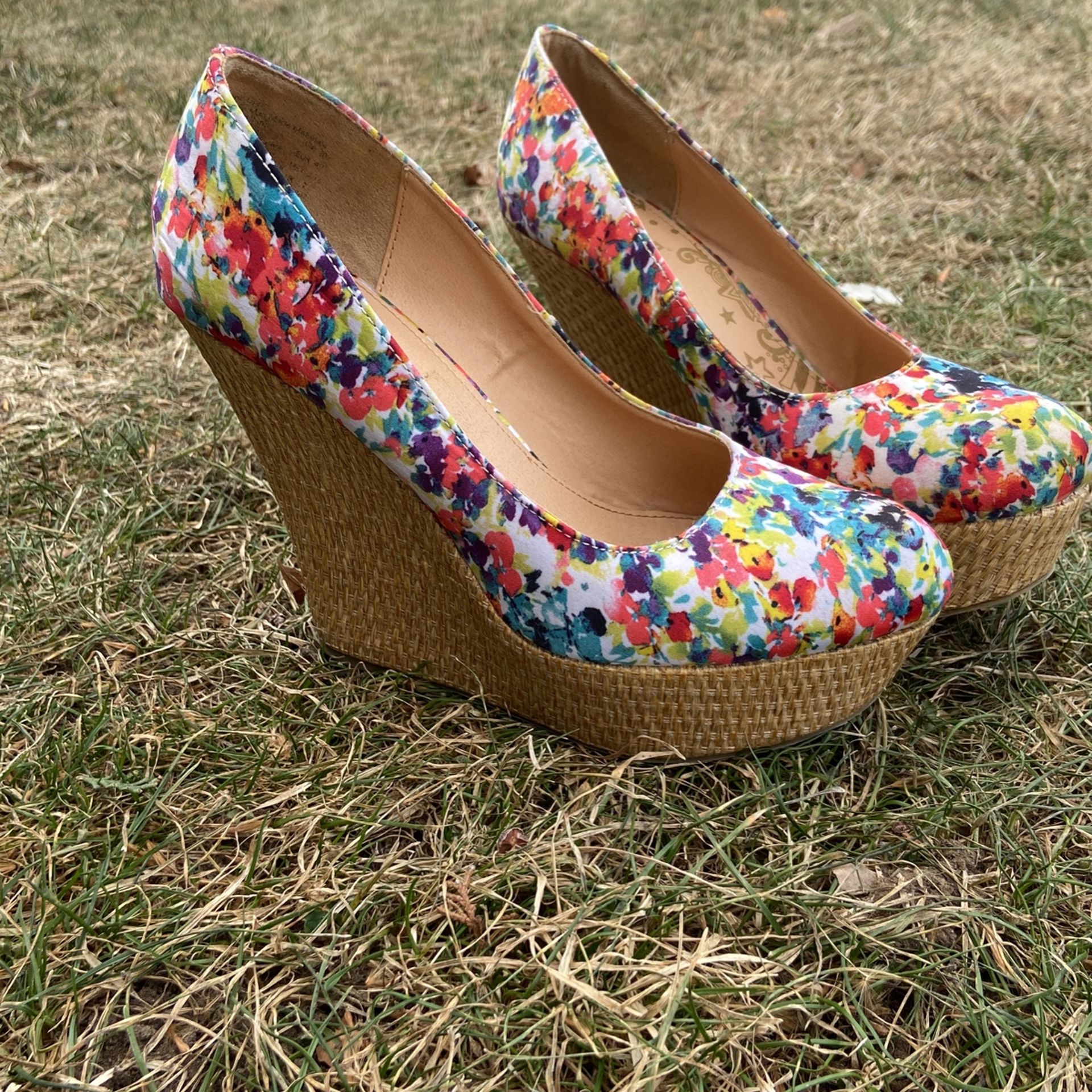 Floral Wedges