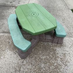 Step 2 Kids Picnic Table 