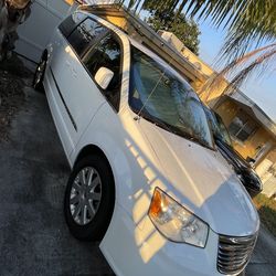 2016 Chrysler Town & Country