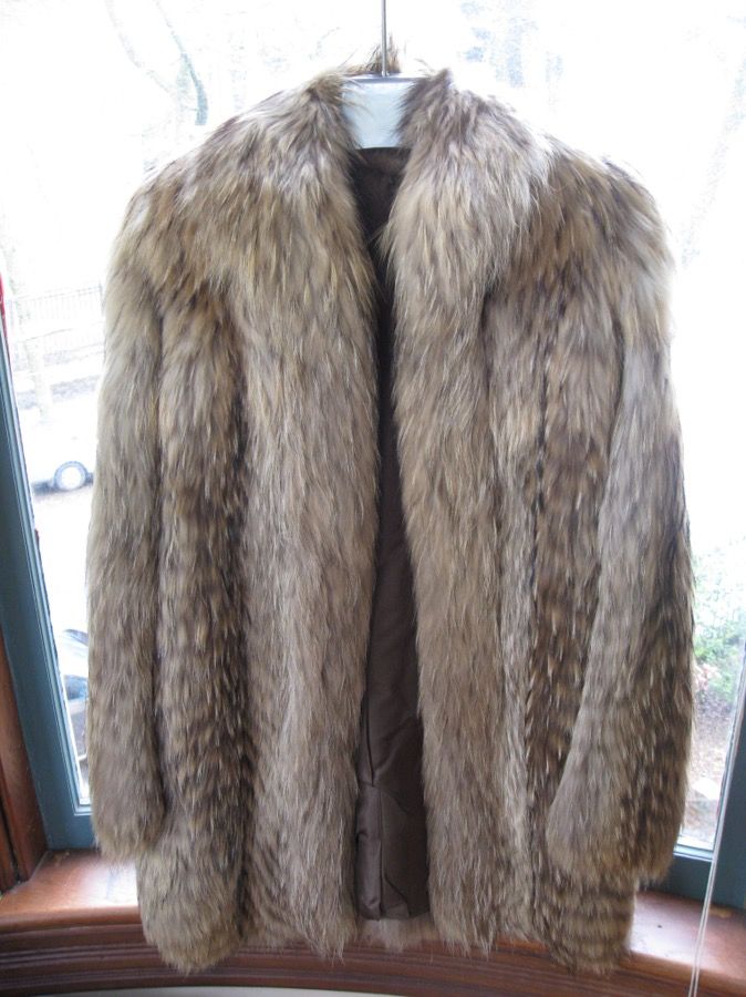 Vintage real Tanuki/Finnish raccoon fur coat size s/m PRICE IS FIRM