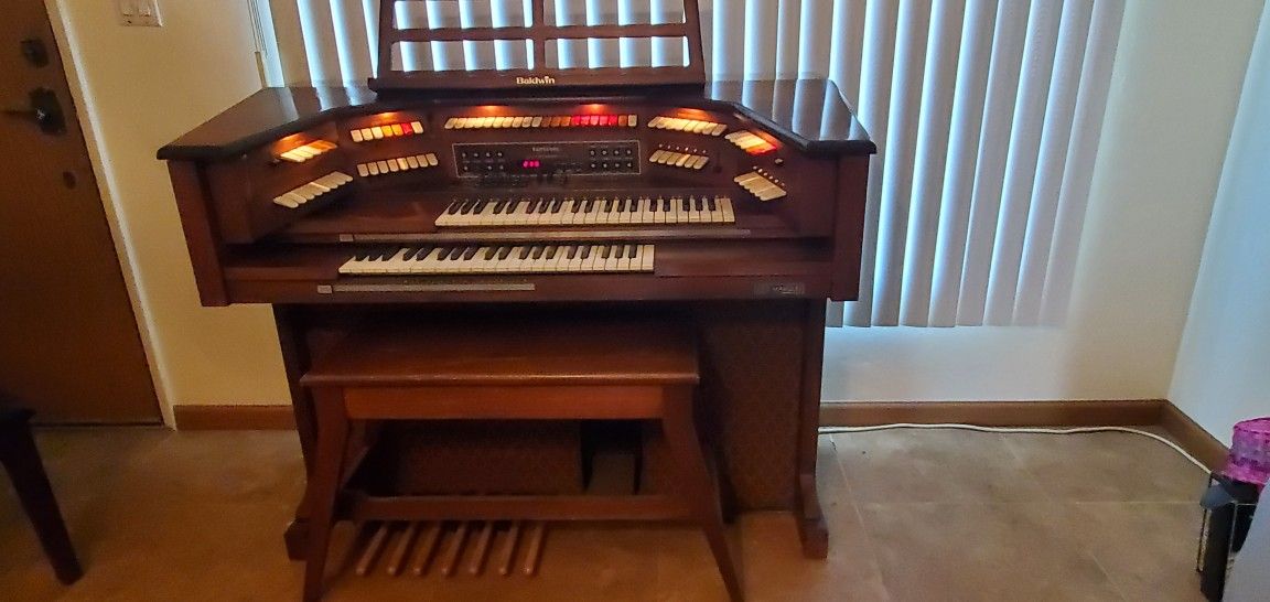 Baldwin Organ