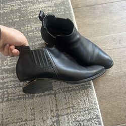boots size 6