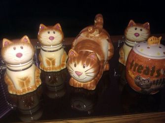 Kitty cat cookie jar set 5 piece like new!