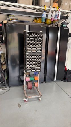 Nut and bolt organizer with wire