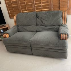 Love Seat / Recliners 