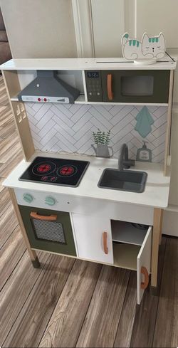 Kids kitchen water mark