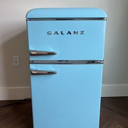Galanz Retro Mini Fridge