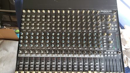 Mackie 16 channel mixer