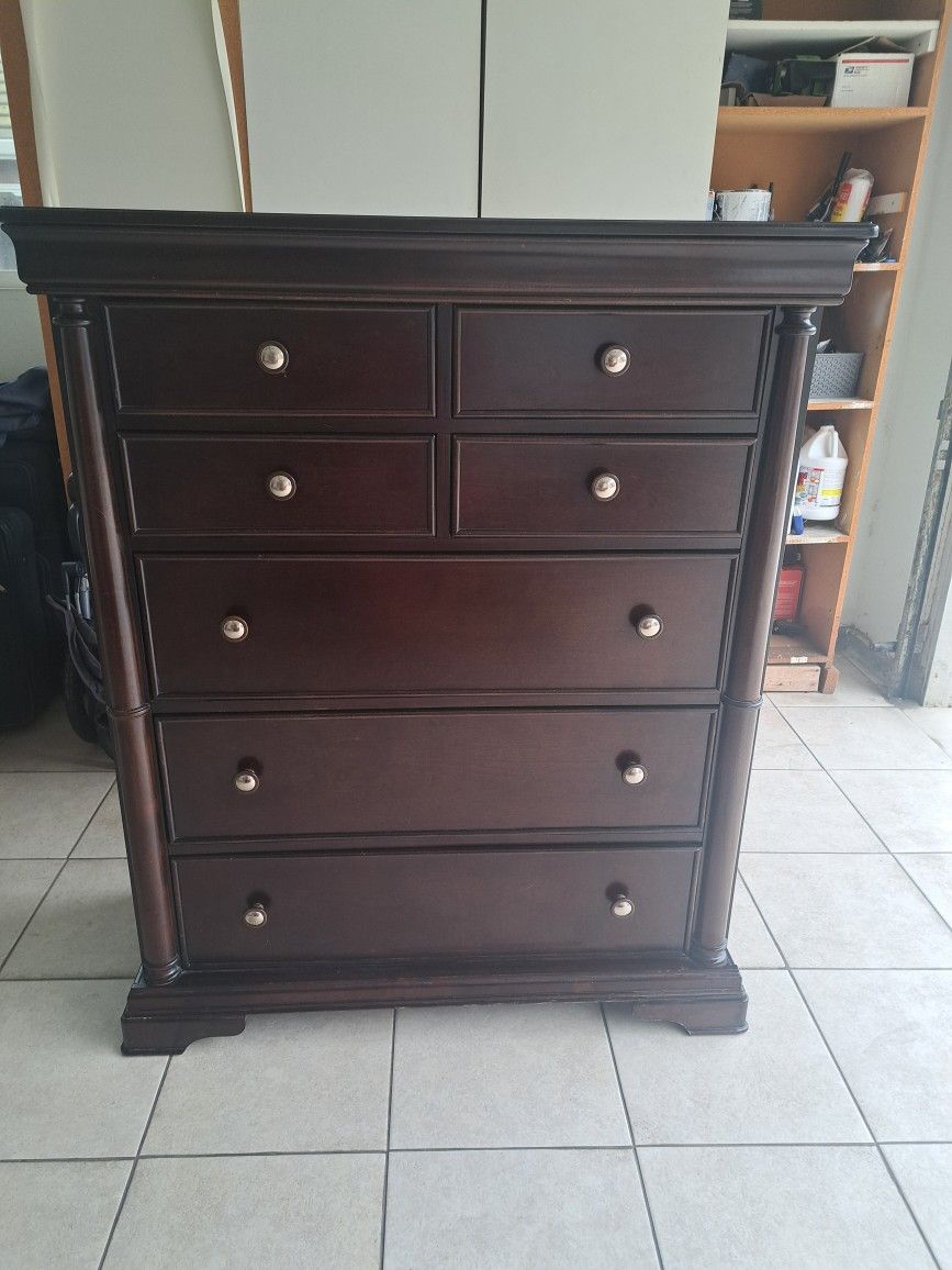 brown heavy Duty dresser