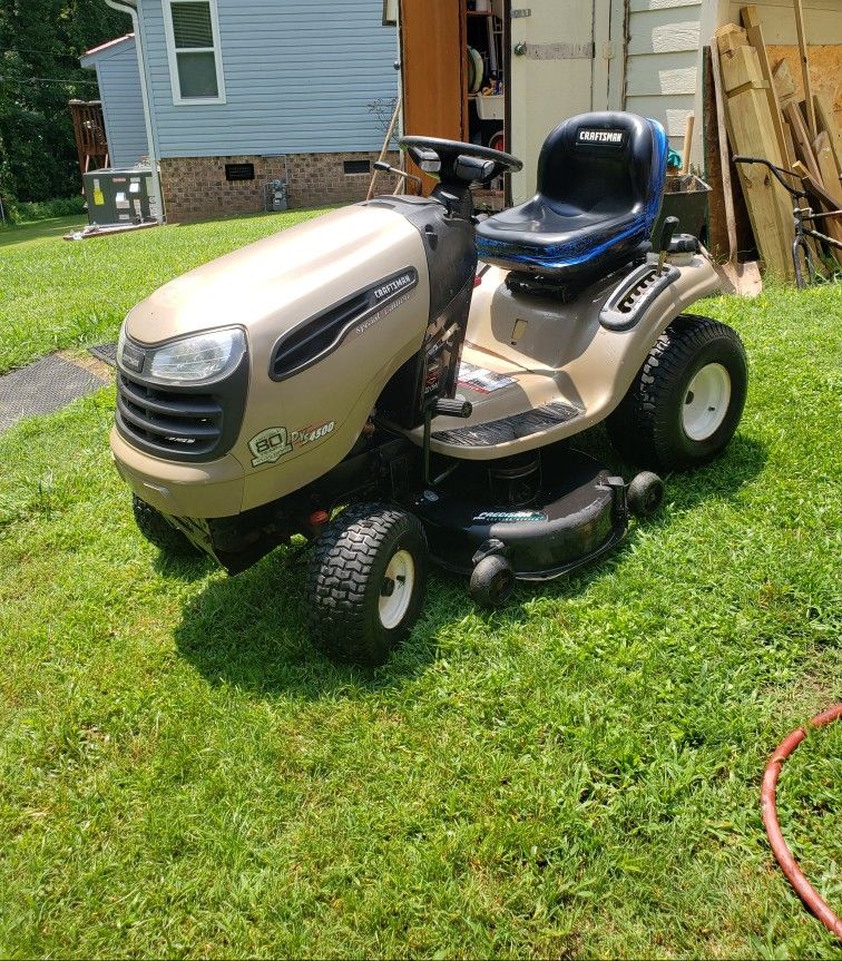 22 HP Craftsman  Speacial Edition  80 yrs. DYS 4500  with Intel Twin Cylinder OHV