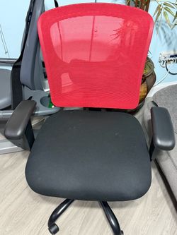 Red/black office chair