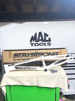 V4 stay strong disk xxl frame