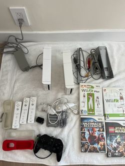 Nintendo Wii w/games & controllers