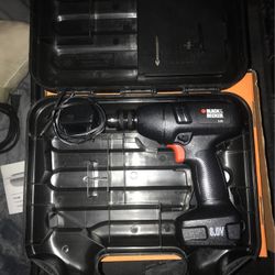 BLACK AND DECKER 6V DRILL