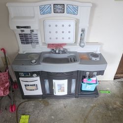 Plastic Play Kitchen 