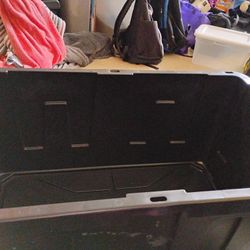 1 Storage Tote 