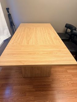 Table & chairs