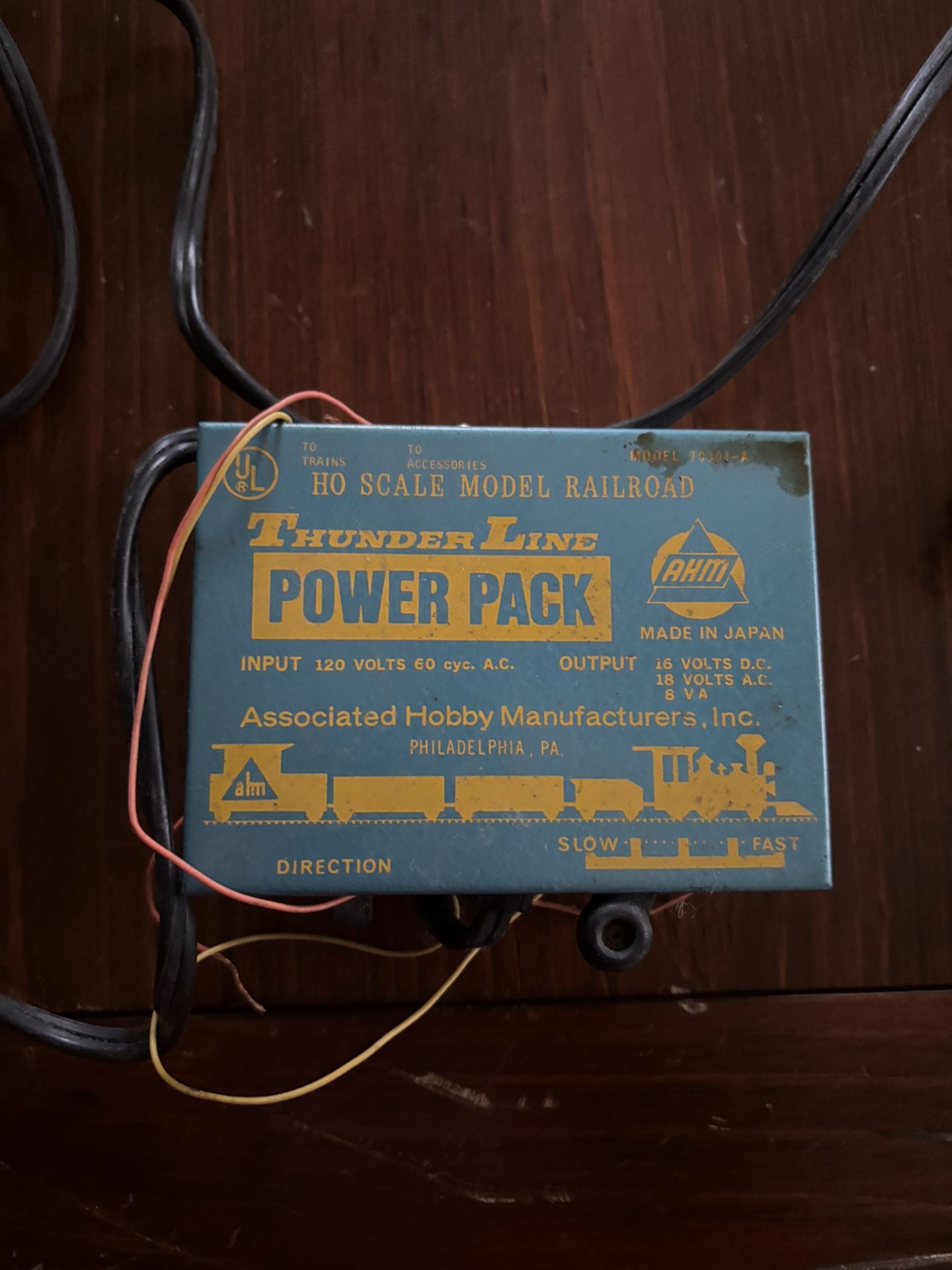 Vintage AHM Model 7 0004 HO Scale Power Pac.