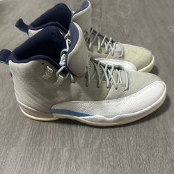 Jordan 12 Retro Grey University 