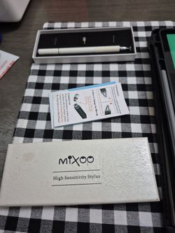 MIXOO high Sensitivity Stylus  5 Tips Total in Box W Instructions $10