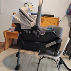 Nuna Pipa Infant Car Seat w/Base 