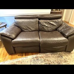 Natuzzi Italian Brown Leather double power reclining leather loveseat sofa couch w adjustable headrest