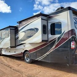 2018 Thor Challenger 37tb class A motorhome 3 slides sleeps 10