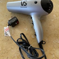 Vidal Sassoon VS785 Professional Hair Dryer 1875 Watt Silver With Attachments