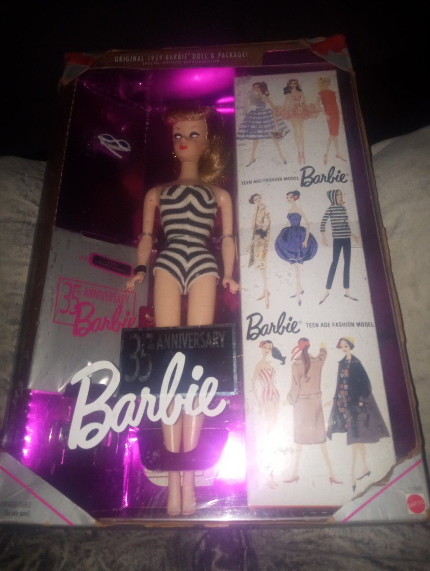 Original 1959 Fashion Model Barbie 