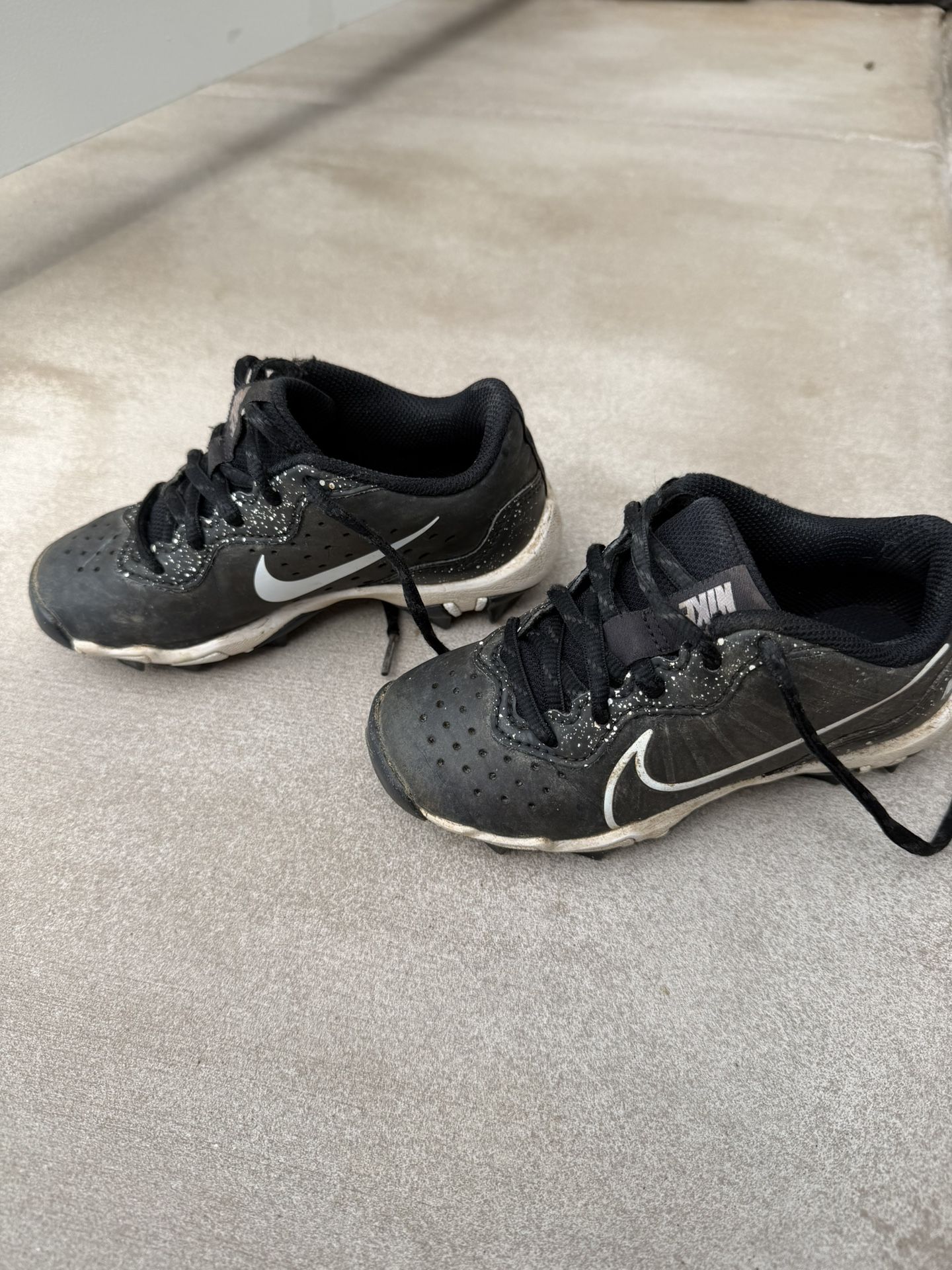 Nike Kids Size 11 Cleats