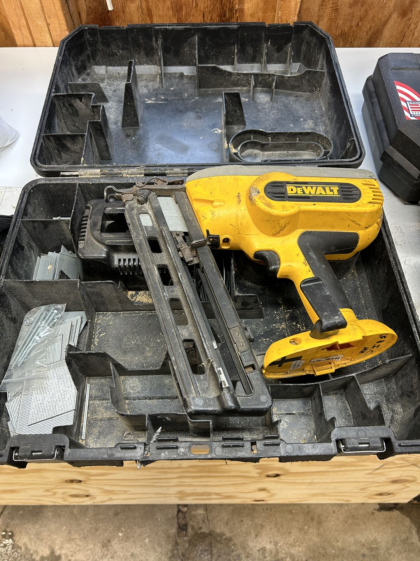 Cordless Finish Gun
