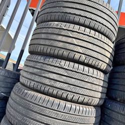 235 45 18 Tires Con 80% De Vida Las 4 De La Marca Michelín 